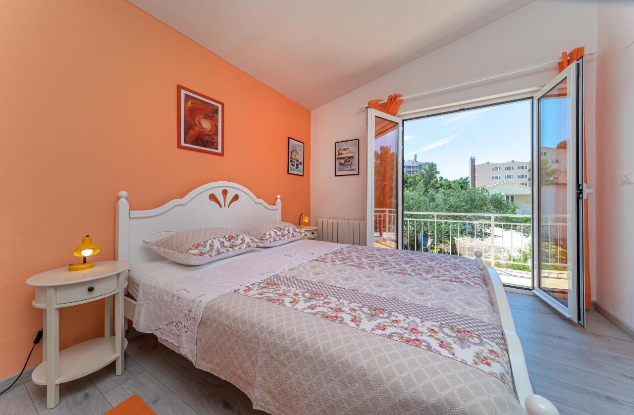 Apartments Villa Lilla Baška Voda Екстериор снимка