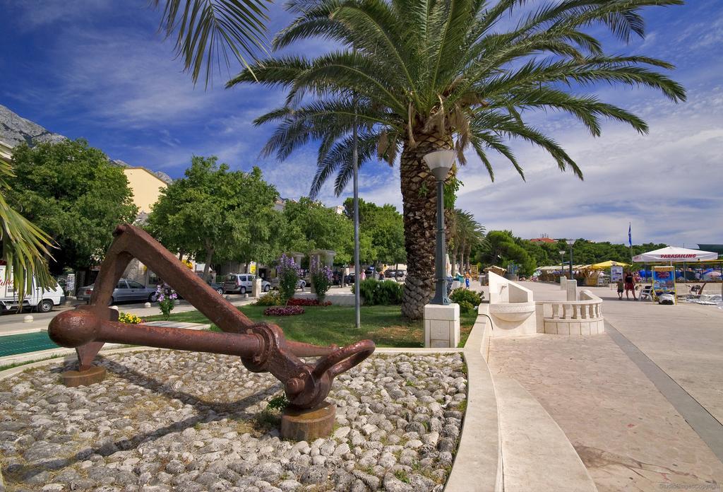 Apartments Villa Lilla Baška Voda Екстериор снимка