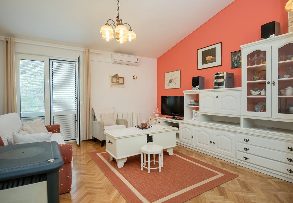 Apartments Villa Lilla Baška Voda Екстериор снимка