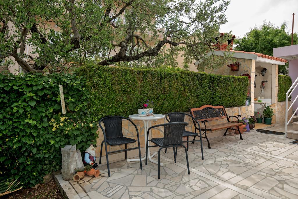 Apartments Villa Lilla Baška Voda Екстериор снимка