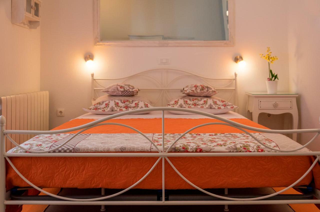 Apartments Villa Lilla Baška Voda Екстериор снимка