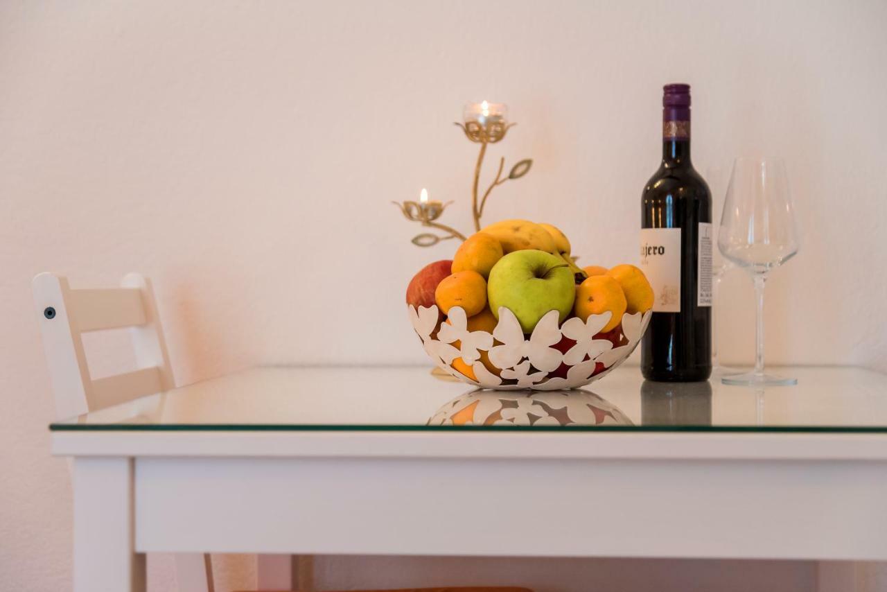 Apartments Villa Lilla Baška Voda Екстериор снимка