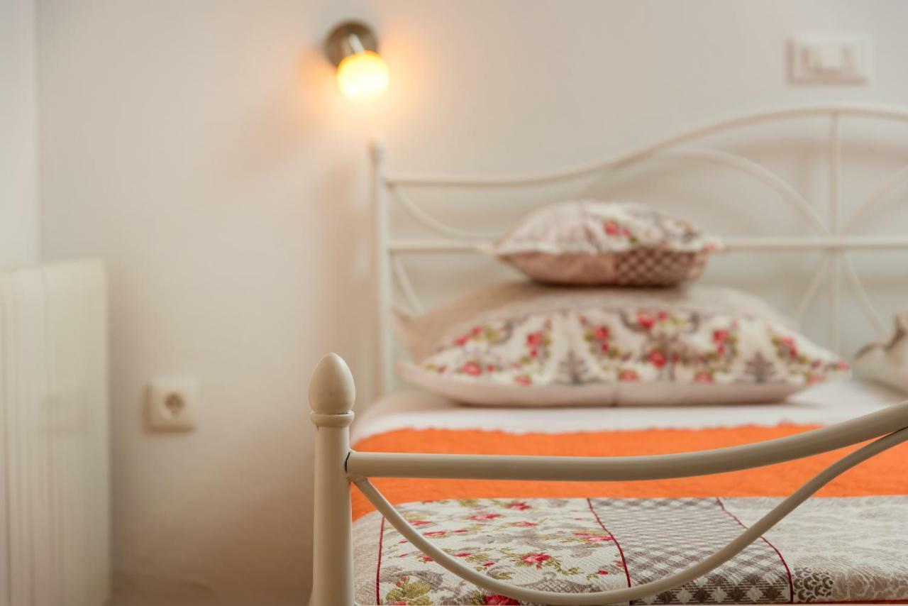 Apartments Villa Lilla Baška Voda Екстериор снимка